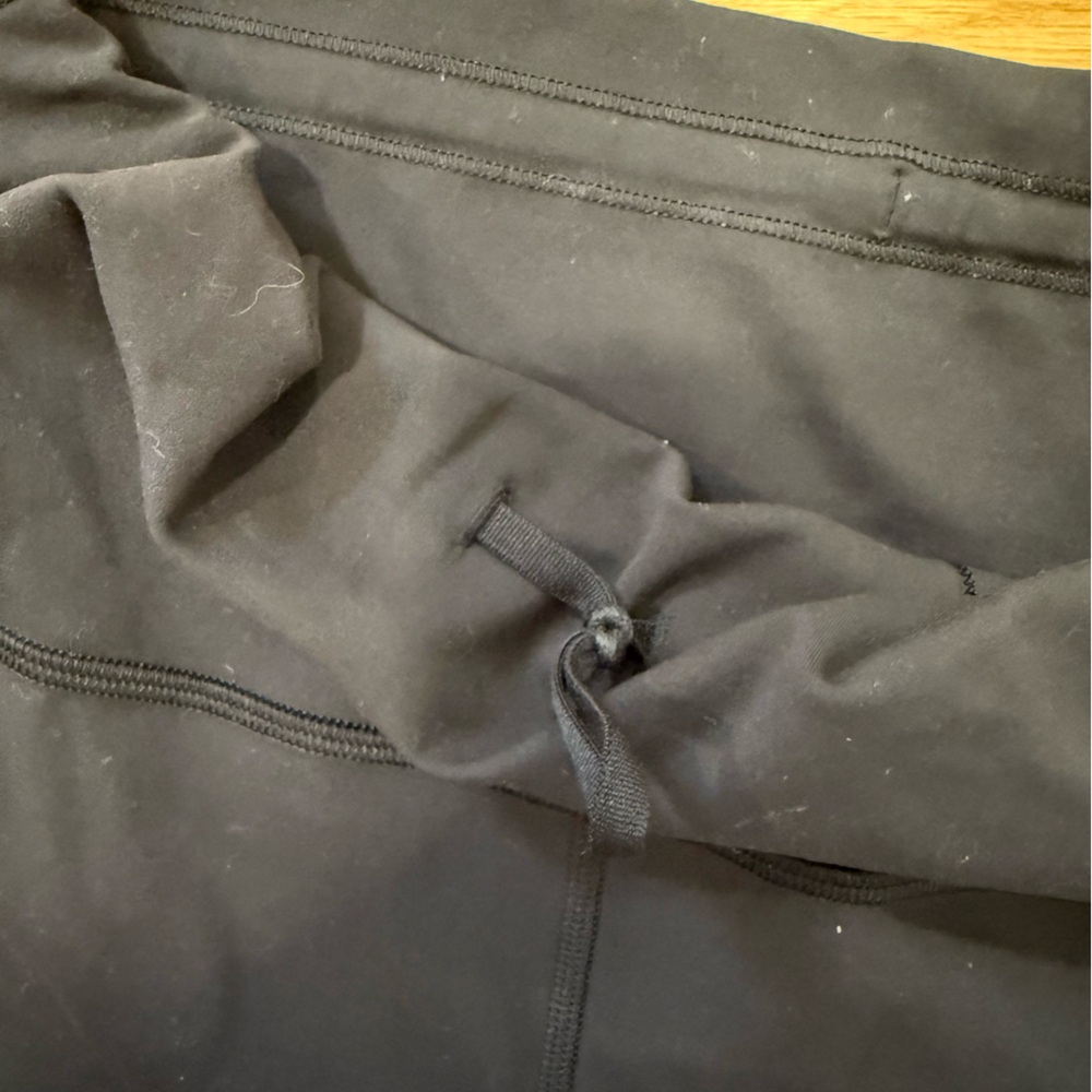 Lululemon wunder train high rise 23” black leggings - 3 pairs together size 6 - Picture 4 of 5